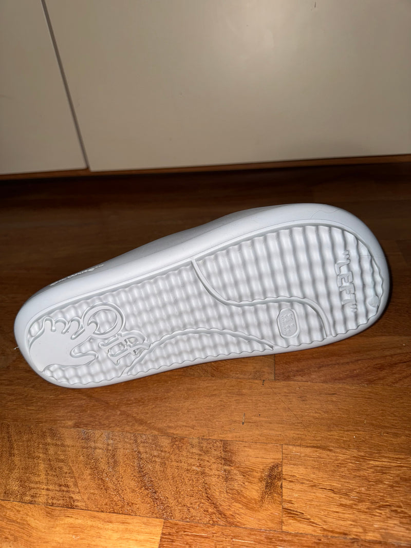 Slides Off White