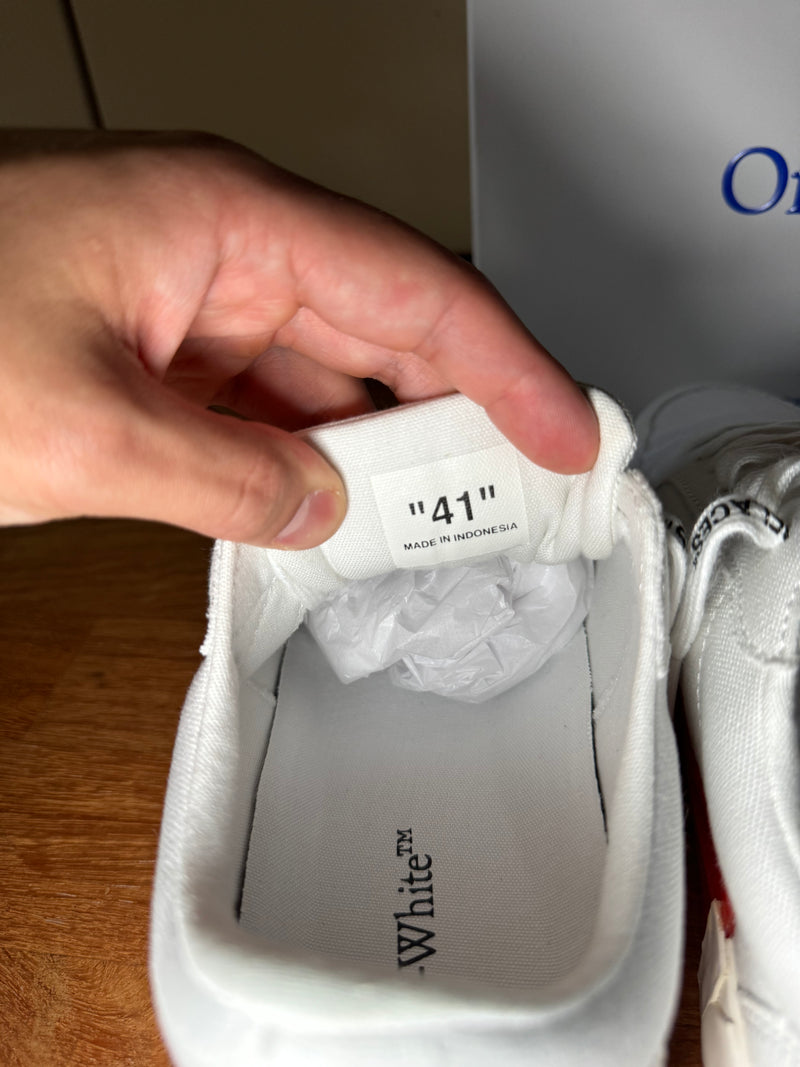 Off-White Vulcanized low