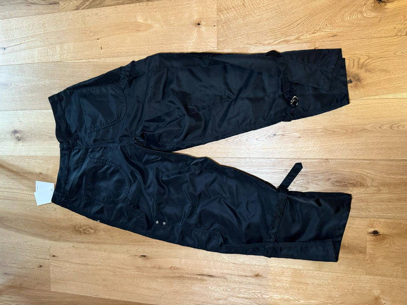 Carpenter Off-white