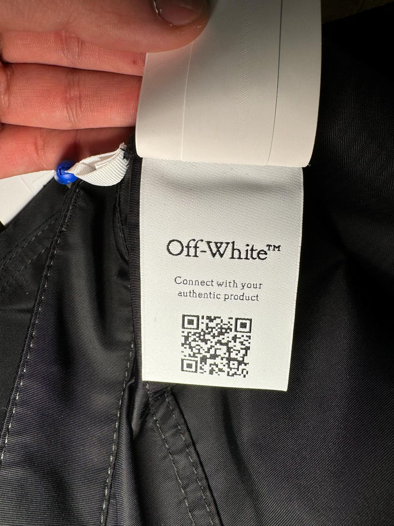 Carpenter Off-white